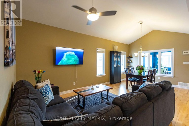 29354961/484-bruges-street/embrun/russell/ontario/K0A1W0_10