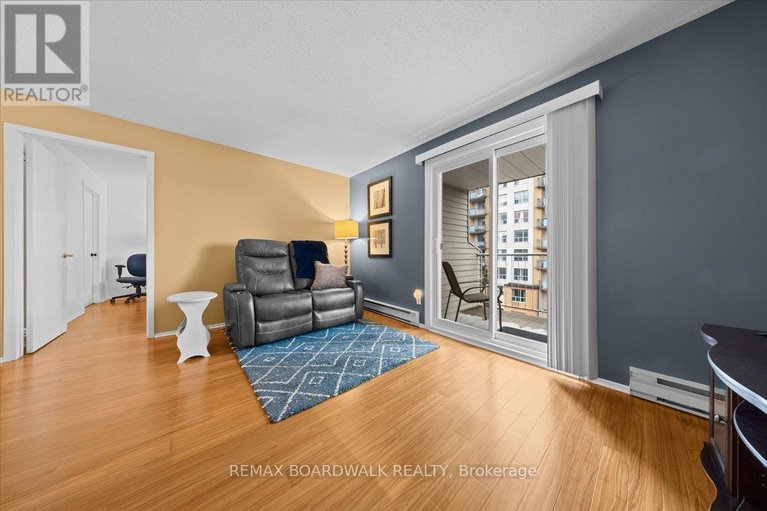 29620279/412-250-brittany-drive/viscount-alexander-park/ottawa/ontario/K1K4M1_15