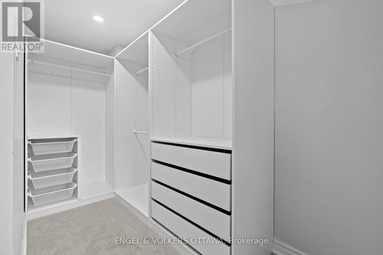 29646084/1540-mimosa-avenue/riverview-park/ottawa/ontario/K1G4C9_20