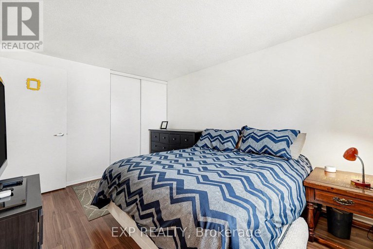 29205584/20-lovell-lane/westcliffe-estates/ottawa/ontario/K2H9B6_16