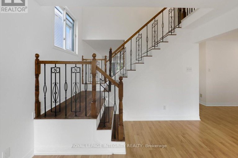 29060732/1791-tache-way/fallingbrookpineridge/ottawa/ontario/K4A2S7_22