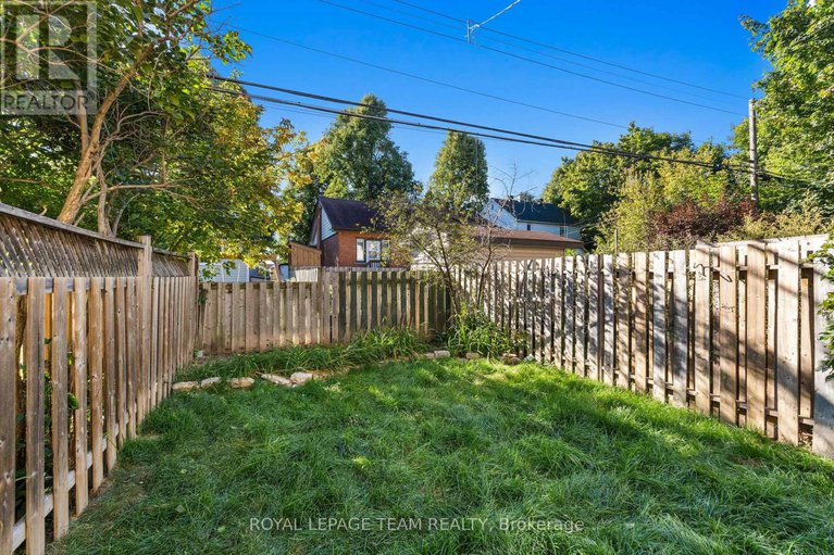 29068448/1308-summerville-avenue/carlington/ottawa/ontario/K1Z8G8_36