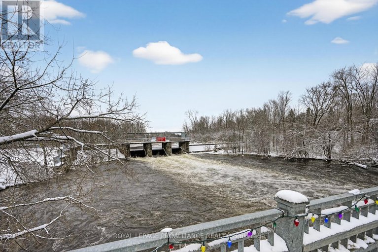 29478748/5-water-street/north-grenville-twp-kemptville-south/north-grenville/ontario/K0G1S0_27