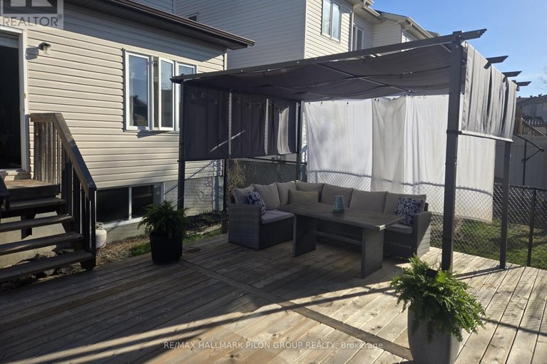 29660608/218-rolling-meadow-crescent/mer-bleuebradley-estatesanderson-park/ottawa/ontario/K1W0B1_19