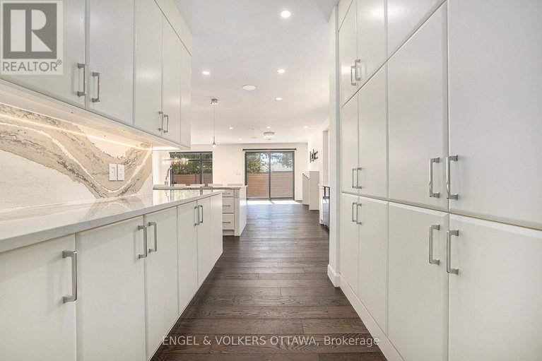 28202595/888-melwood-avenue/mckellar-heightsglabar-park/ottawa/ontario/K2A3C3_18