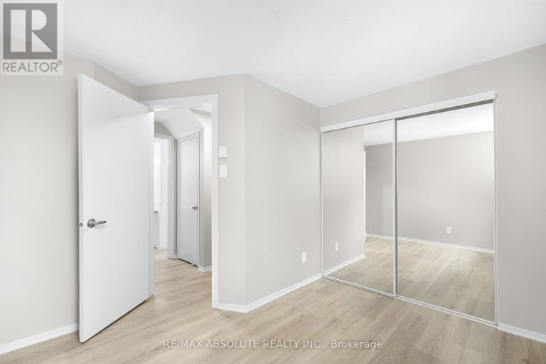 29207942/53a-798-st-andre-drive/hiawatha-parkconvent-glen/ottawa/ontario/K1C4R4_21