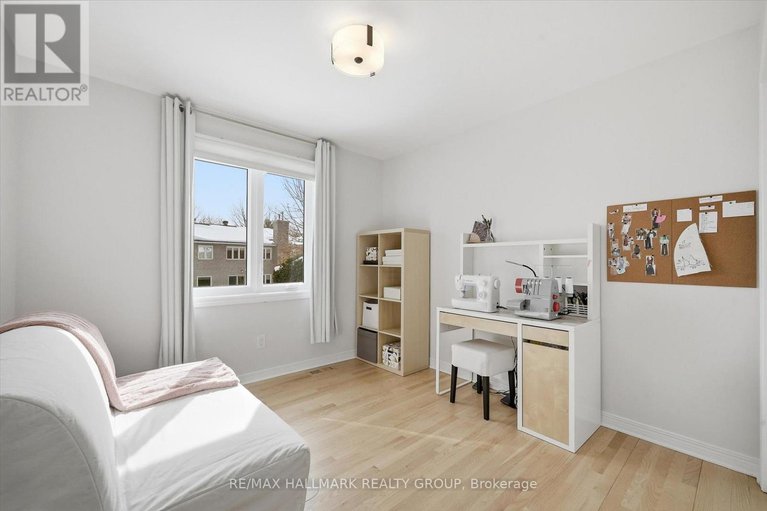 29425296/1660-country-walk-drive/chapel-hill/ottawa/ontario/K1C8E2_31