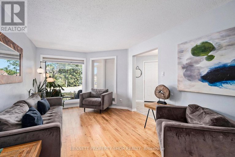 28777333/778-montcrest-drive/fallingbrookridgemount/ottawa/ontario/K4A2M6_4