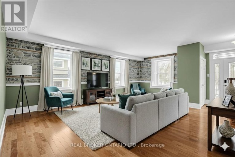 28940713/2486-county-rd-18-concession/kemptville/north-grenville/ontario/K0G1J0_13