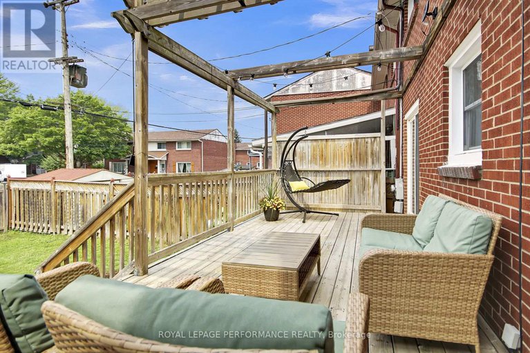 28622582/786-cummings-avenue/castle-heightsrideau-high/ottawa/ontario/K1K2L2_30