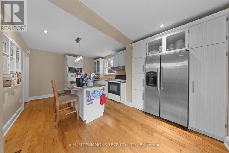 29600890/564-tweedsmuir-avenue/westborohampton-park/ottawa/ontario/K1Z5P2_16