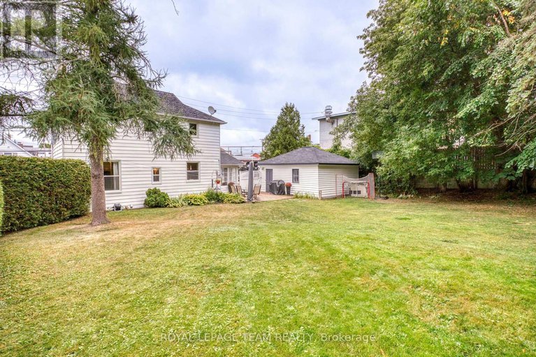 28764441/82-farm-street/almonte/mississippi-mills/ontario/K0A1A0_25