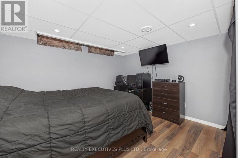 28498185/341-jasper-crescent/town-of-rockland/clarence-rockland/ontario/K4K0C9_29