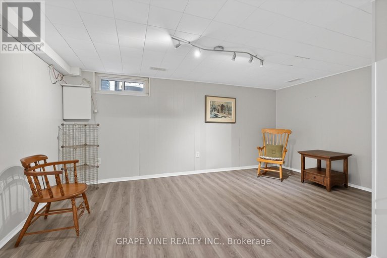 29208366/6885-bilberry-drive/convent-glen-north/ottawa/ontario/K1C2E8_30