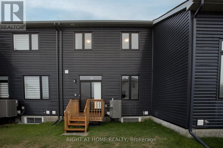 29282719/65-esban-drive/blossom-parkkemp-parkfindlay-creek/ottawa/ontario/K1X0H3_38