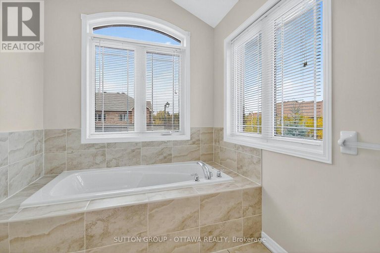 29019846/641-via-campanale-avenue/longfields/ottawa/ontario/K2J4A2_31