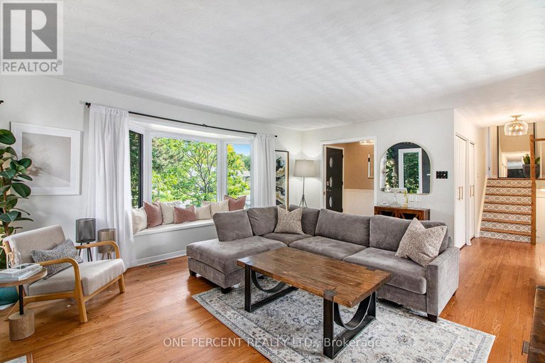 28684003/1042-harkness-avenue/riverside-park/ottawa/ontario/K1V6P2_5