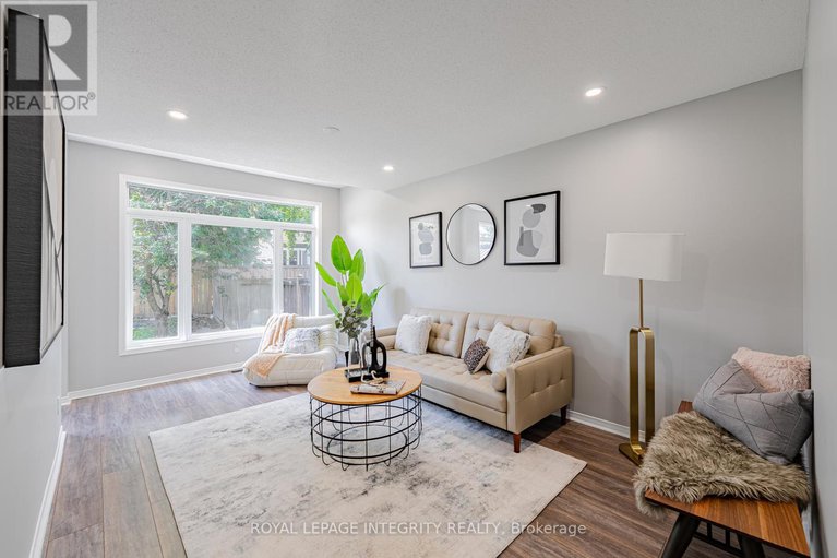 28621656/165-kinross-private/morgans-grantsouth-march/ottawa/ontario/K2K3P8_16