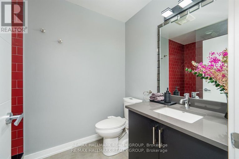 28394405/2701-195-besserer-street/sandy-hill/ottawa/ontario/K1N0B6_30