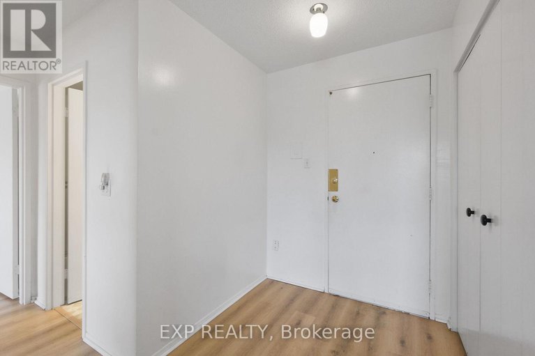 28348903/305b-2041-arrowsmith-drive/beacon-hill-south/ottawa/ontario/K1J7V7_3