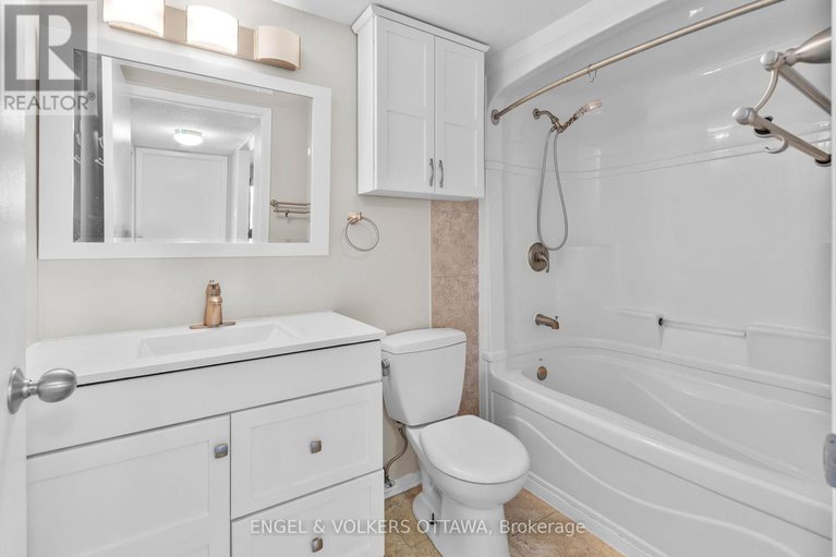 28773984/202-316-lorry-greenberg-drive/hunt-club-parkgreenboro/ottawa/ontario/K1T2P4_18
