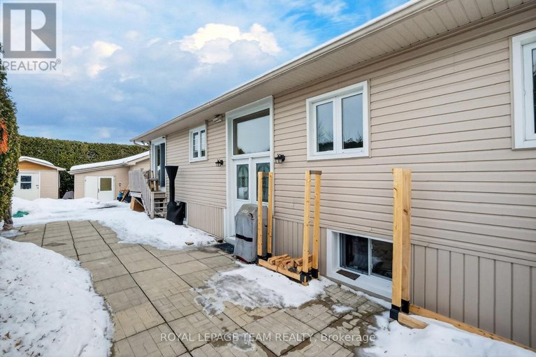 29437879/955-lacroix-road/clarencerockland-twp/clarence-rockland/ontario/K0A2A0_44