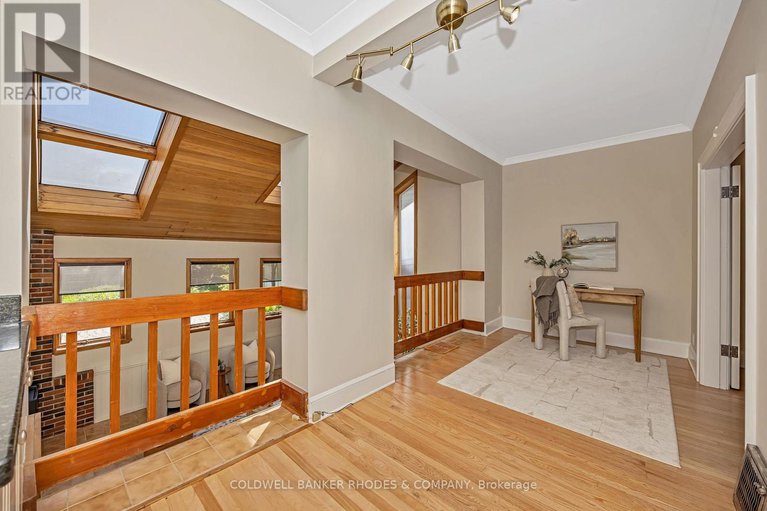 28379568/421-hinton-avenue-s/civic-hospital/ottawa/ontario/K1Y1B2_17
