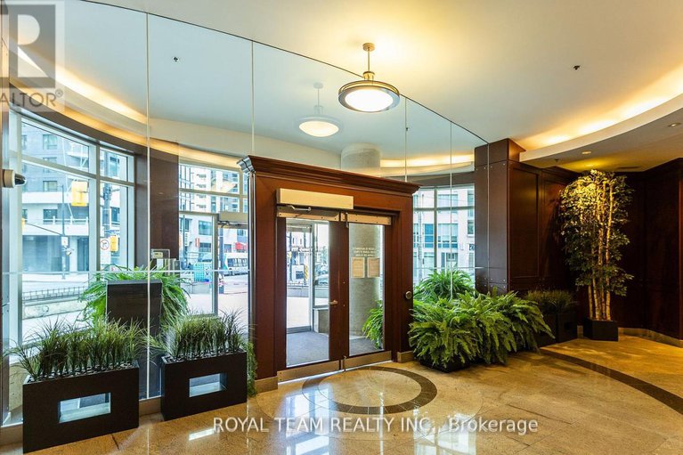 28326120/1903-234-rideau-street/sandy-hill/ottawa/ontario/K1N0A9_3