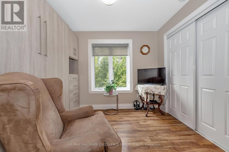 28810909/214-290-masters-lane/town-of-rockland/clarence-rockland/ontario/K4K0K5_21
