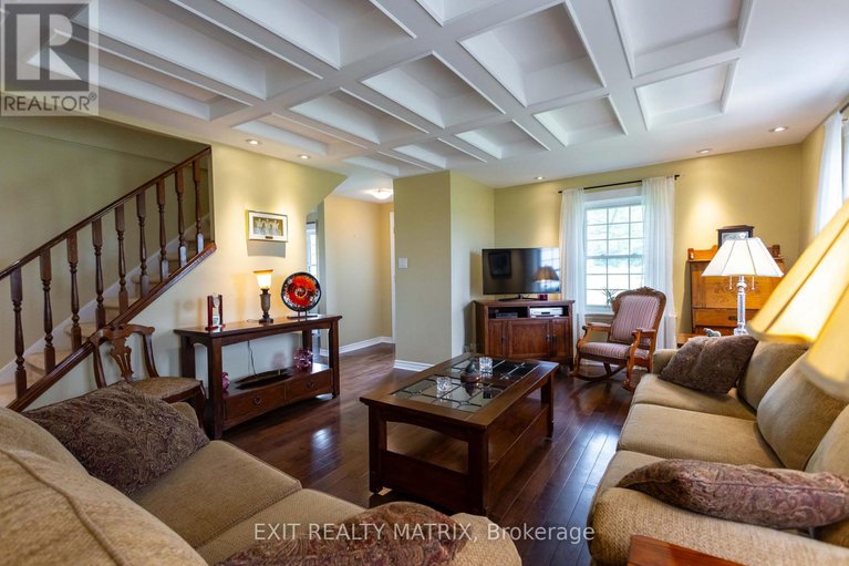 28874939/1467-wade-road/russell-twp/russell/ontario/K4R1E5_11