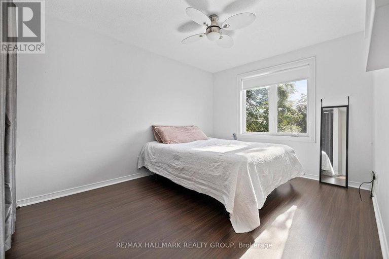 28870743/1951-ashmont-street/chapel-hill/ottawa/ontario/K1C7B9_25