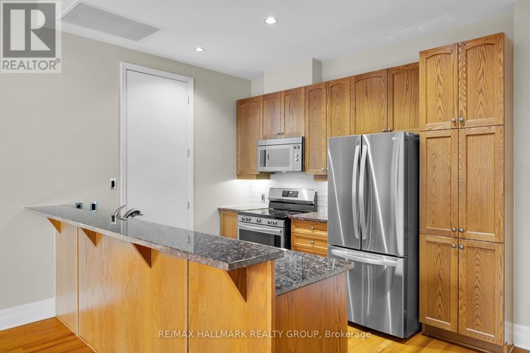 28579122/ph5-330-loretta-avenue-s/west-centre-town/ottawa/ontario/K1S4E8_21