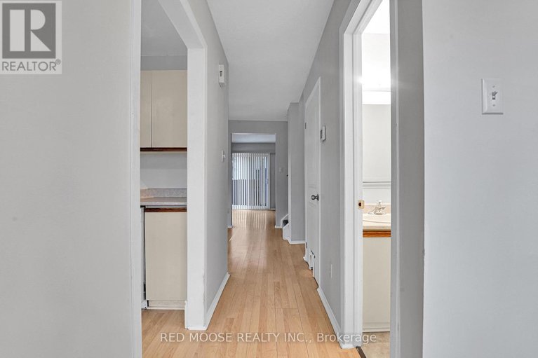 29480001/1983-greenvale-lane/chateauneuf/ottawa/ontario/K1C6E4_6