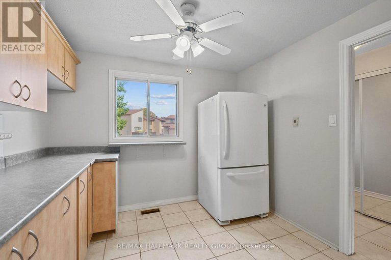28817902/9-1483-bethamy-lane/beacon-hill-south/ottawa/ontario/K1J8P7_17