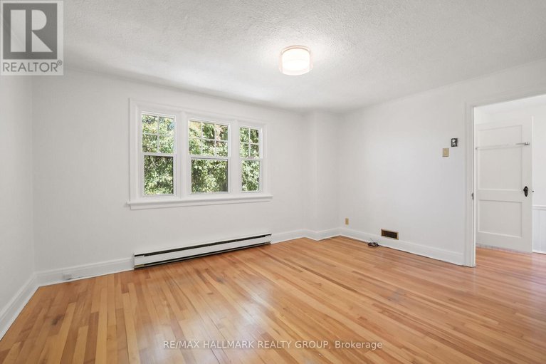 28776186/82-laurentian-place/civic-hospital/ottawa/ontario/K1Y4E2_25