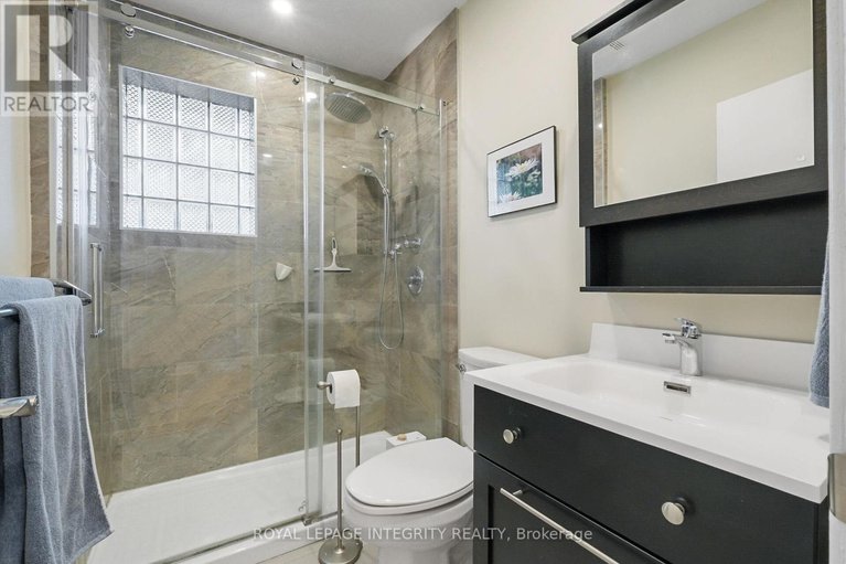 28810538/840-cork-street/elmvale-acres/ottawa/ontario/K1G1Y2_27