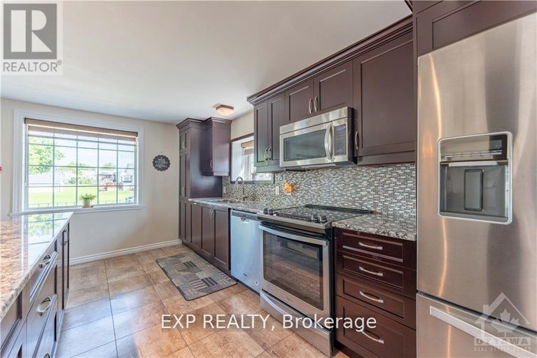 28509476/50-victoria-street-e/alexandria/north-glengarry/ontario/K0C1A0_7