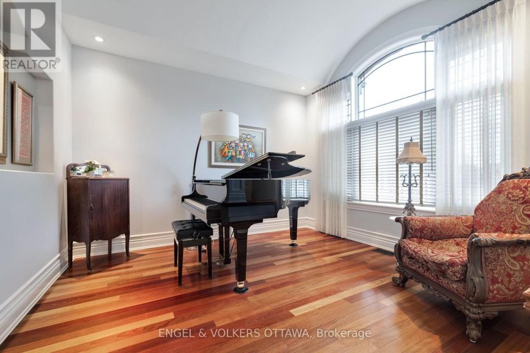 29617502/453-rahul-crescent/mooneys-bay/ottawa/ontario/K2C4H8_8