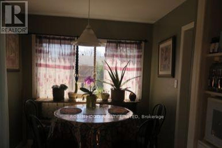 29624150/1-lotus-court/carson-grove/ottawa/ontario/K1J8A6_6