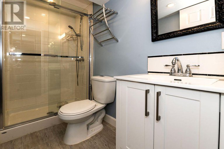 28521116/3024-fairlea-crescent/heron-gateindustrial-park/ottawa/ontario/K1V8T7_22