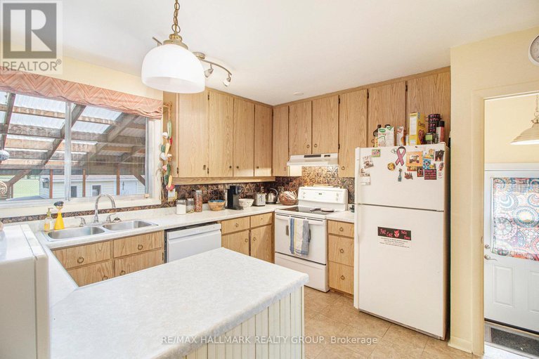 28476380/1036-gill-avenue/elmvale-acresurbandale/ottawa/ontario/K1G2R3_11