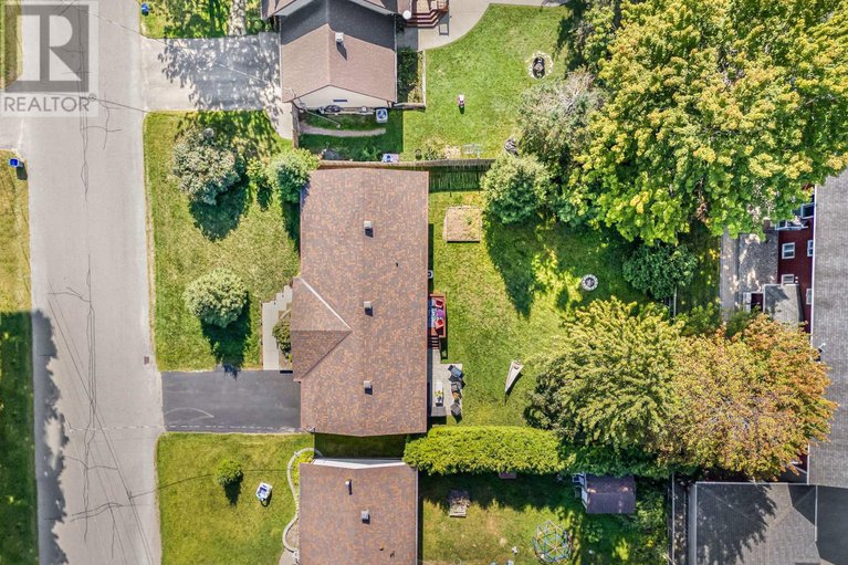 28899547/13-elm-avenue/village-of-russell/russell/ontario/K4R1B3_30