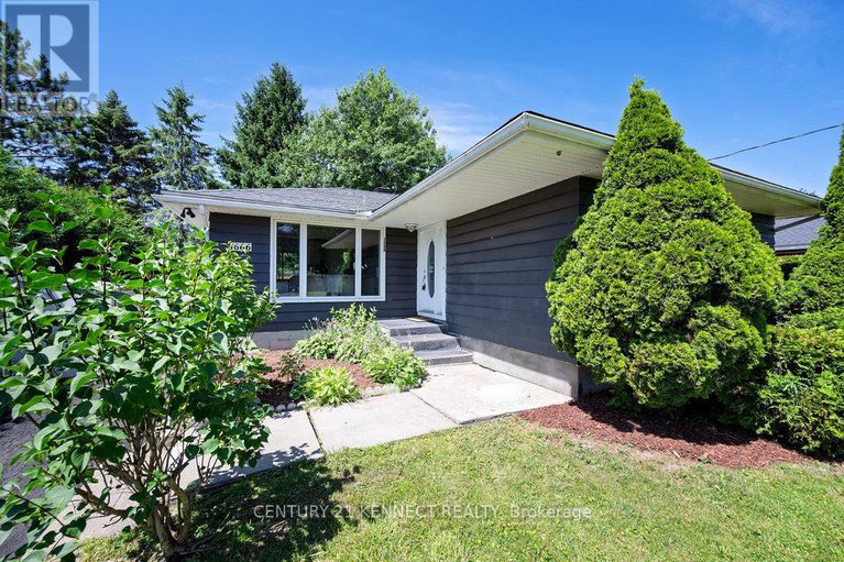 28656058/1666-fisher-avenue/borden-farmstewart-farmcarleton-heightsparkwood-hills/ottawa/ontario/K2C1X7_2