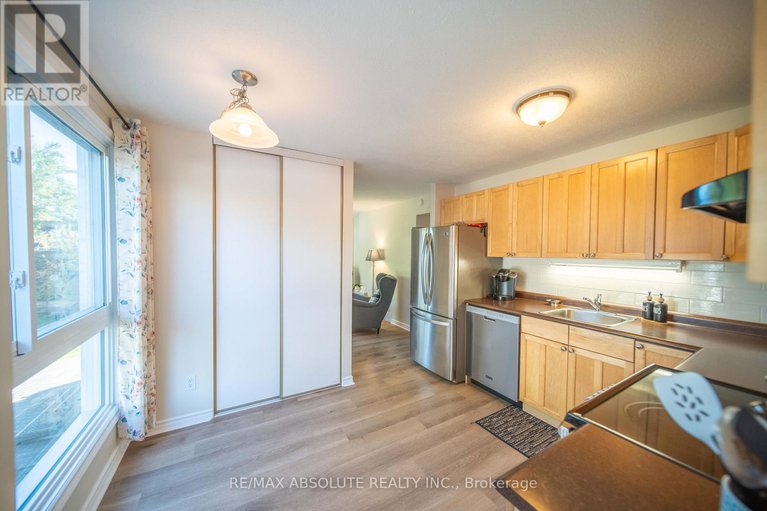 29207724/198-hoylake-crescent/bilberry-creekqueenswood-heights/ottawa/ontario/K1E2M8_15