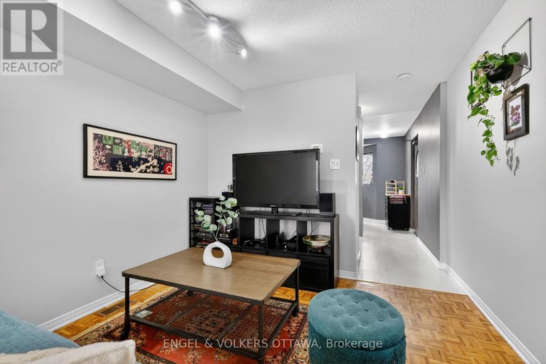 29680685/272-king-edward-avenue/lower-townbyward-market/ottawa/ontario/K1N7M1_10