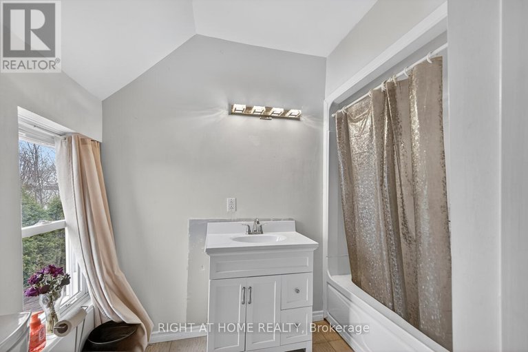 29636035/9-maud-street/morrisburg/south-dundas/ontario/K0C1X0_9