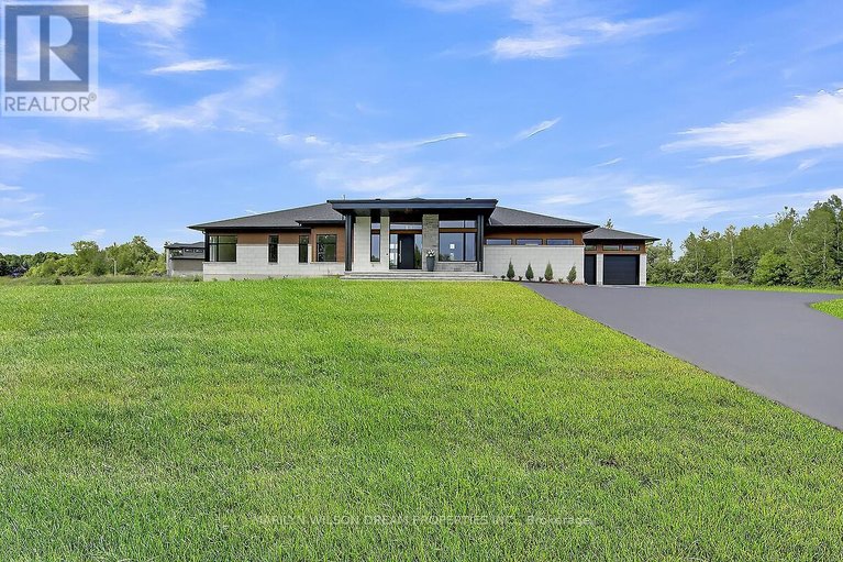 28967475/1070-green-jacket-crescent/greely/ottawa/ontario/K4P0G6_4