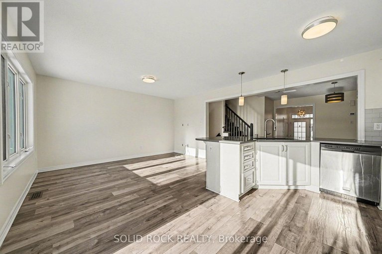 29305275/407-white-arctic-avenue/half-moon-bay/ottawa/ontario/K2J5W5_14