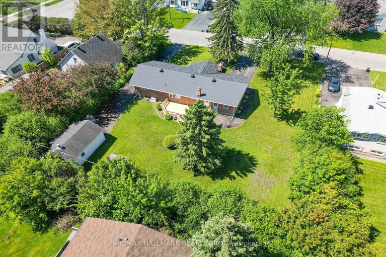 28379046/1399-aurele-street/pineview/ottawa/ontario/K1B3L4_5