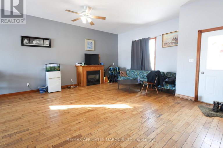 29248510/19249-county-road-2-road/south-glengarry-charlottenburgh-twp/south-glengarry/ontario/K0C2E0_8